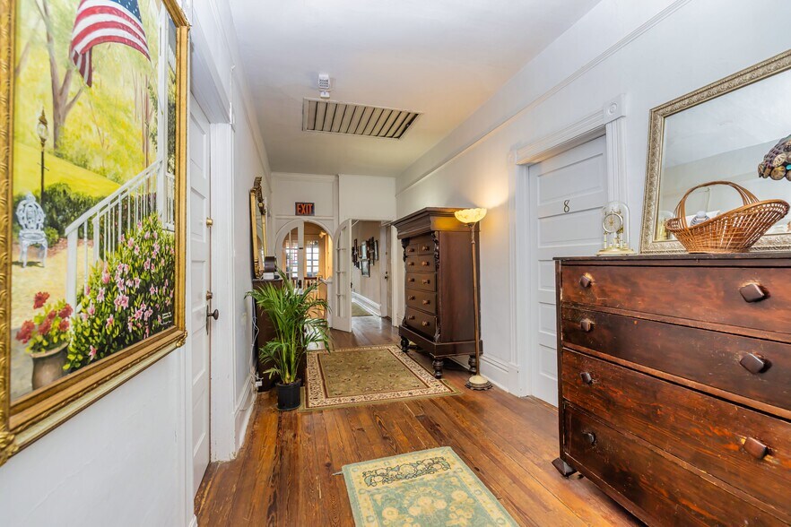 More Photos Of 252 Seavy St, Senoia Hospitality For Sale