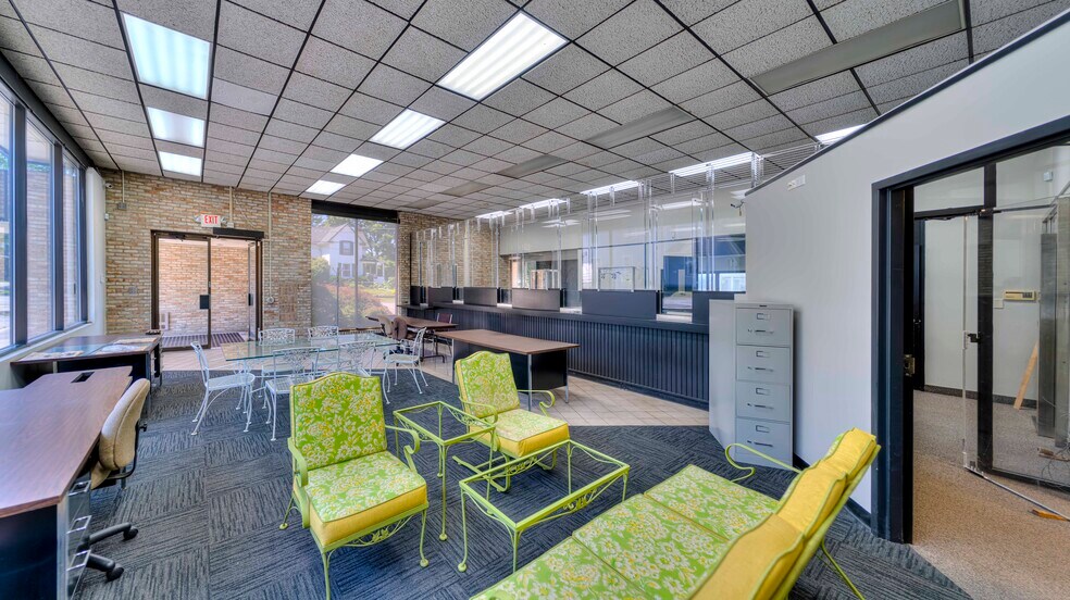 More Photos Of 1217 Greenwood Ave, Jackson General Retail For Sale