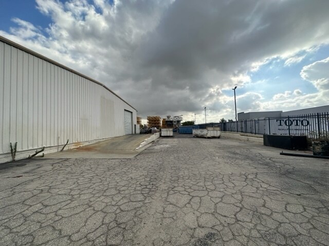 More Photos Of 1045 Rialto Ave, Rialto Warehouse For Lease