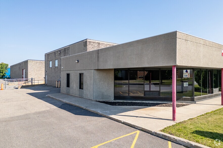 More Photos Of 4455 Rue Cousens, Montréal Warehouse For Lease