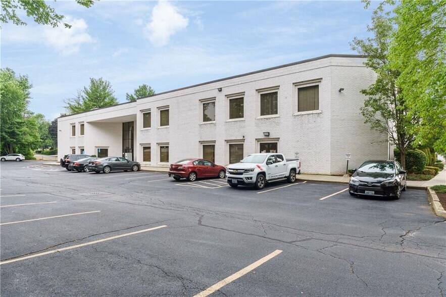 More Photos Of 1637 Mineral Spring Ave, North Providence Medical For Lease