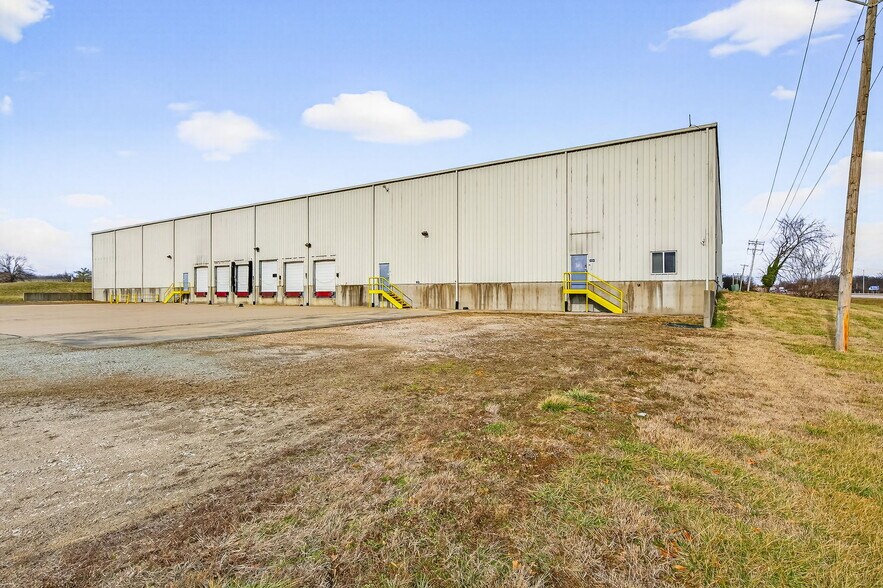 More Photos Of 1500 Dismuke Dr, Farmington Distribution For Sale