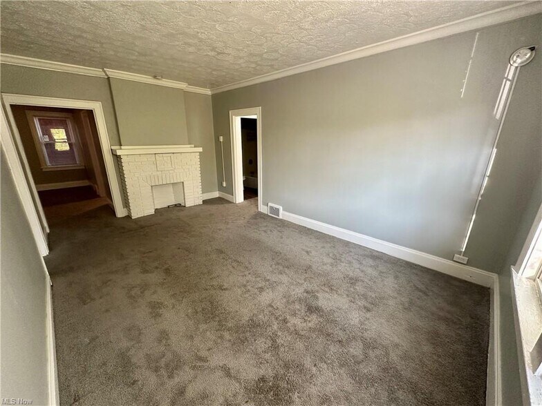 More Photos Of 17020 Madison Ave, Lakewood Flex For Sale