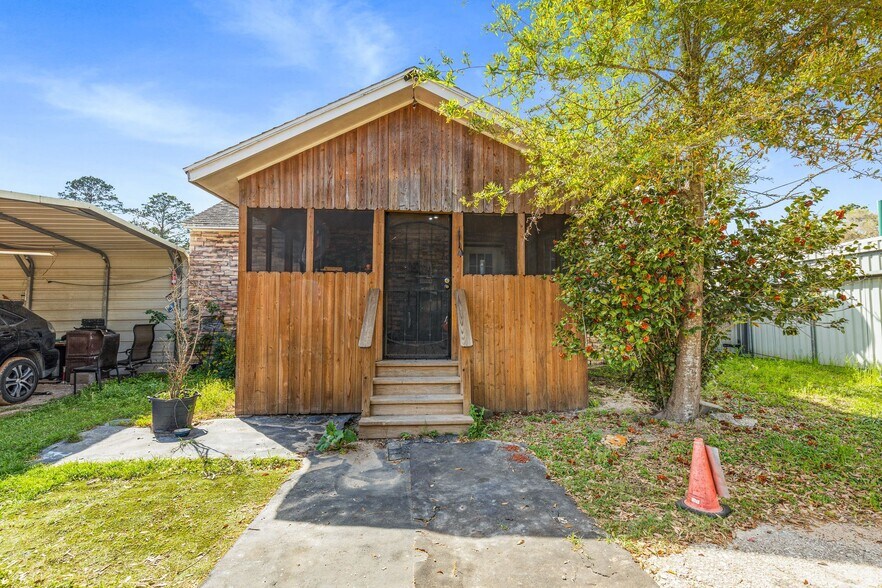 More Photos Of 22380 Highway 105, Cleveland Light Distribution For Sale