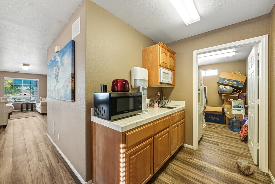 More Photos Of 1941 NV-160, Pahrump Office For Sale