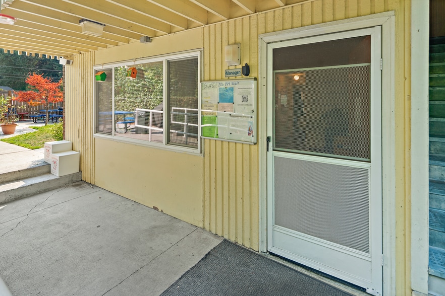 More Photos Of 739 S 3rd Ave, Kent Apartments For Sale