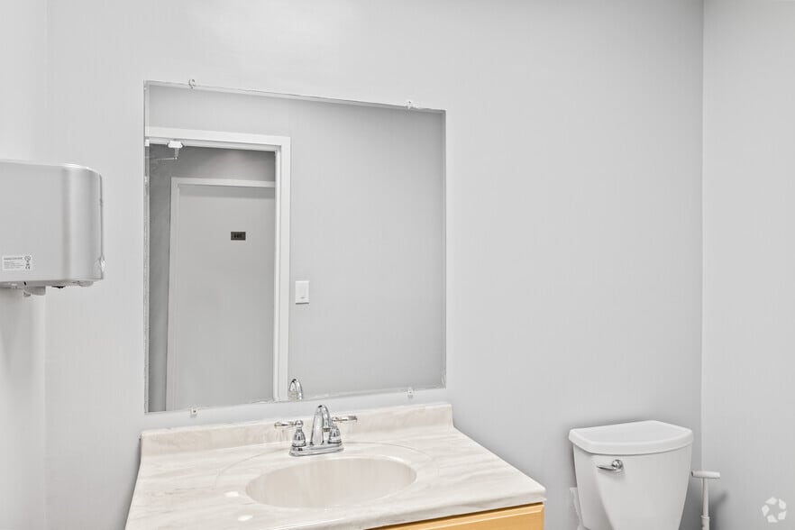 More Photos Of 1650 S Dixie Hwy, Boca Raton Medical For Sale