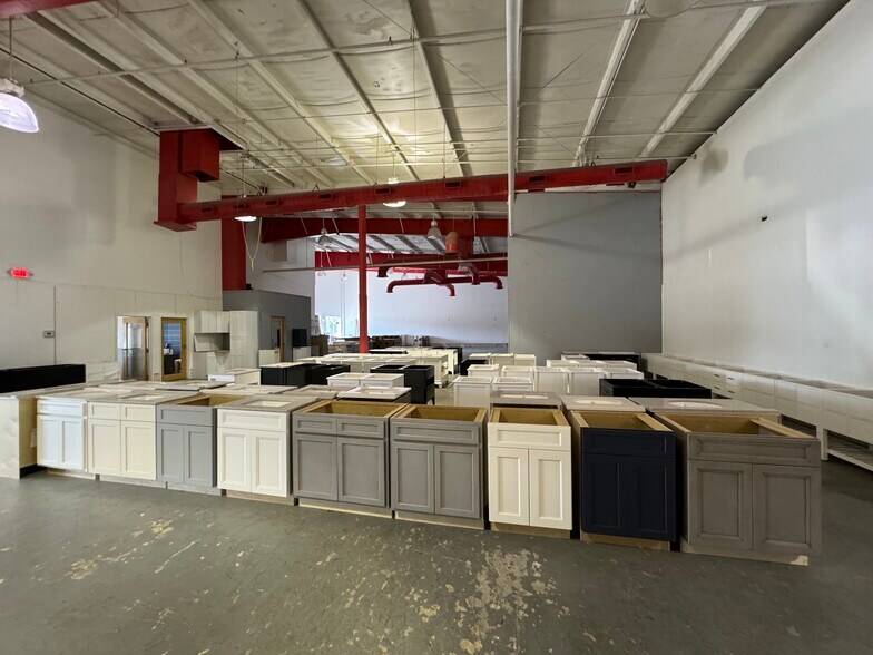 More Photos Of 835 Pulaski Hwy, Bear Health Club For Sale