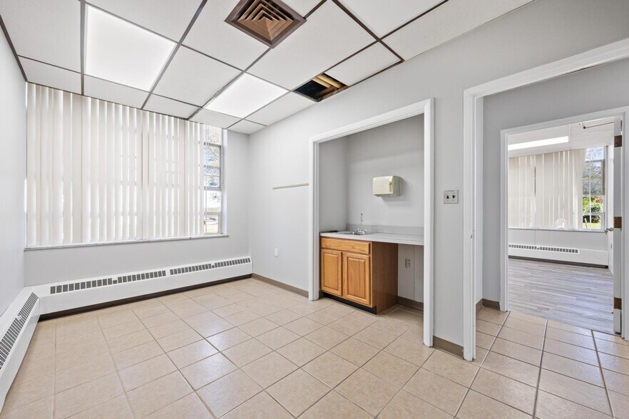 More Photos Of 325 Bridge St, Old Forge Manufacturing For Lease