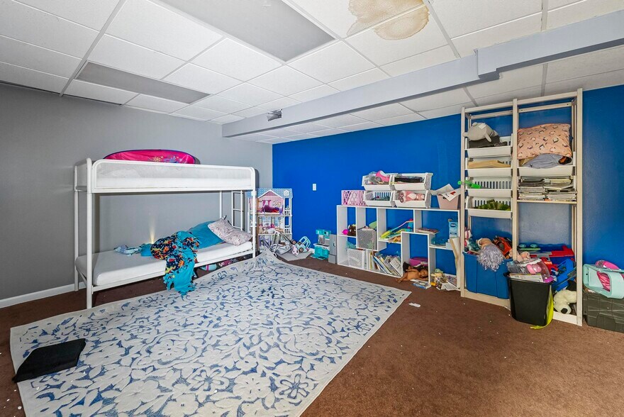 More Photos Of 909-911 Milton Rd, Alton Flex For Sale