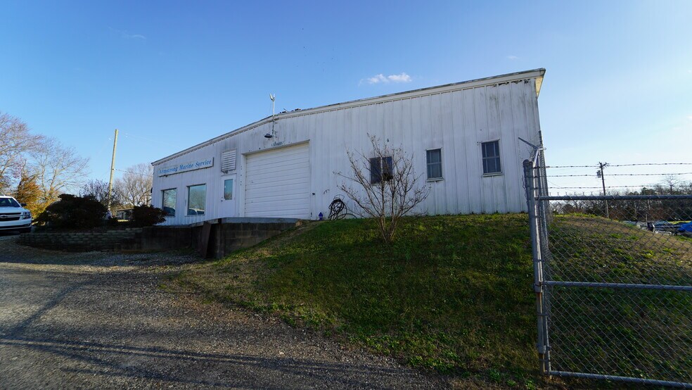 More Photos Of 477 Lytton St, Troutman Manufacturing For Sale