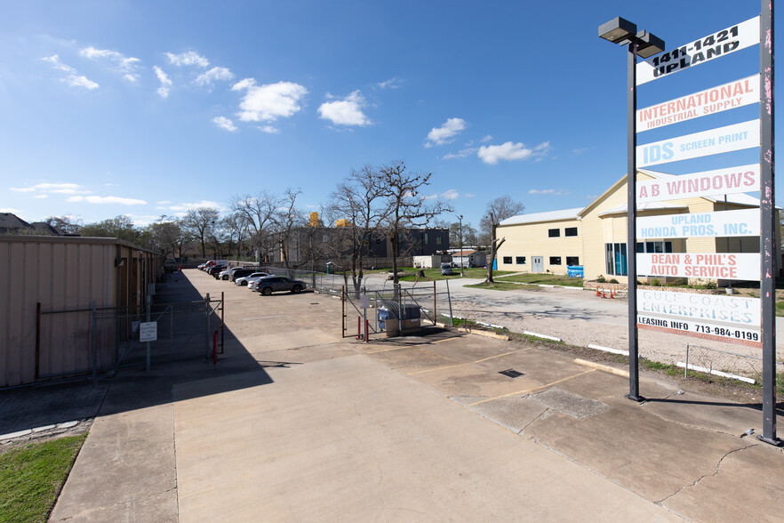 Primary Photo Of 1411 Upland Dr, Houston Warehouse For Lease