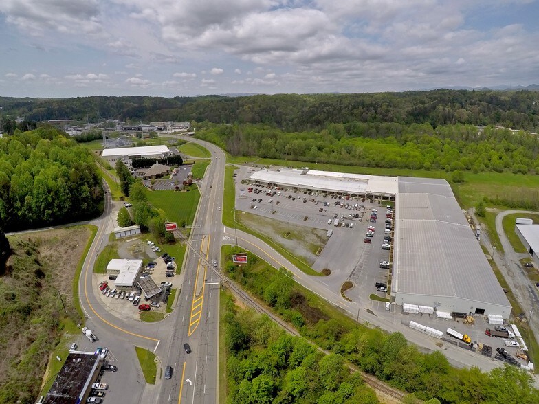 More Photos Of 449 Industrial Blvd, Ellijay Freestanding For Lease