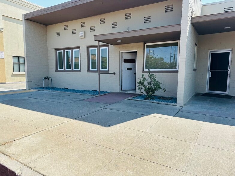 More Photos Of 408 E Yosemite Ave, Madera Freestanding For Sale