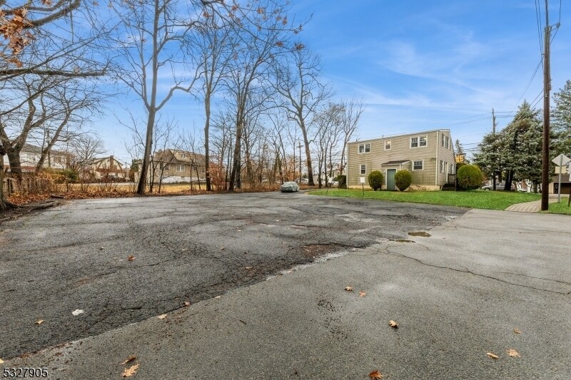 More Photos Of 194 Eagle Rock Ave, Roseland Office For Sale