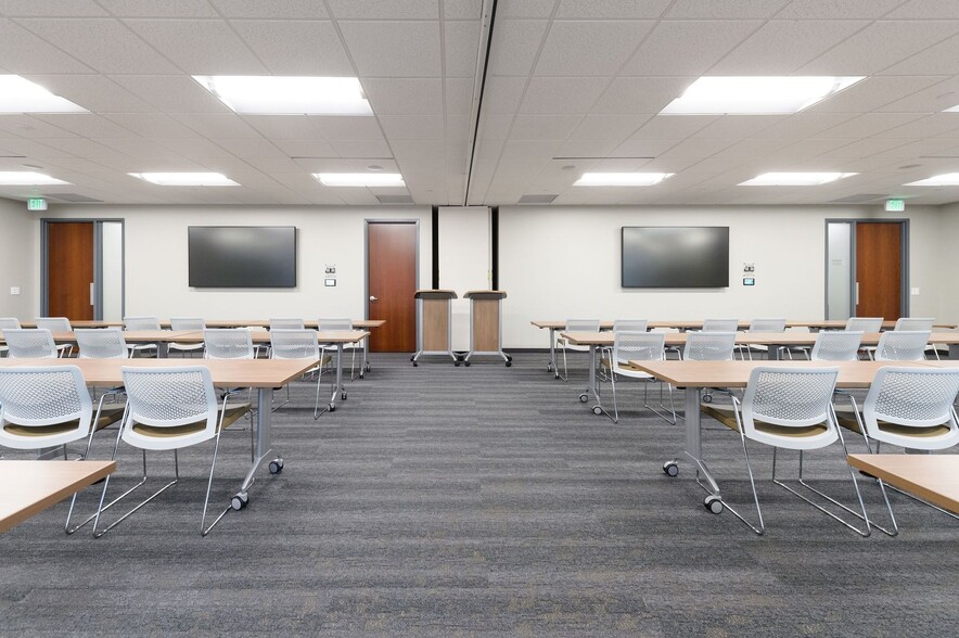 More Photos Of 4140 Parklake Ave, Raleigh Office For Lease