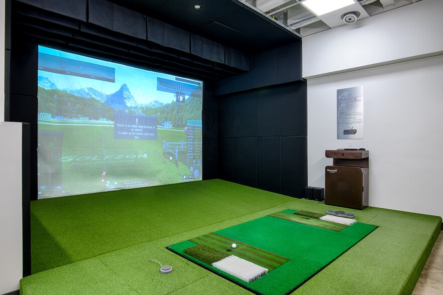 More Photos Of 5728 Lyndon B Johnson Fwy, Dallas Office For Lease