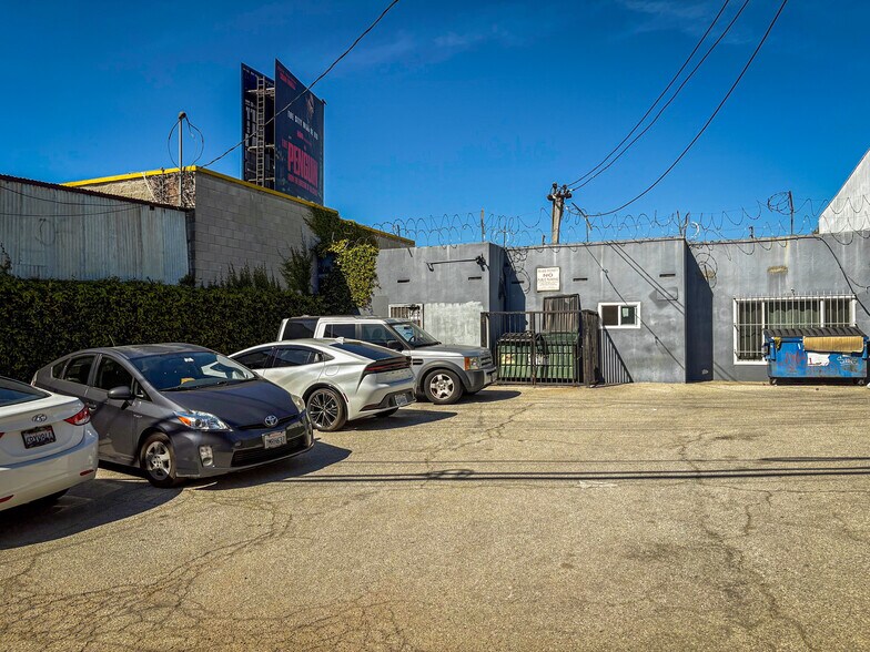 More Photos Of 5208 W Pico Blvd, Los Angeles Office For Sale