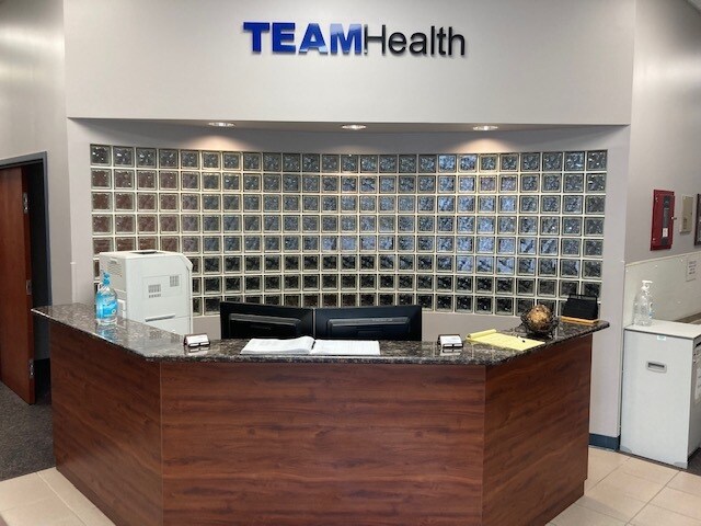 More Photos Of 3429 Regal Dr, Alcoa Office For Lease