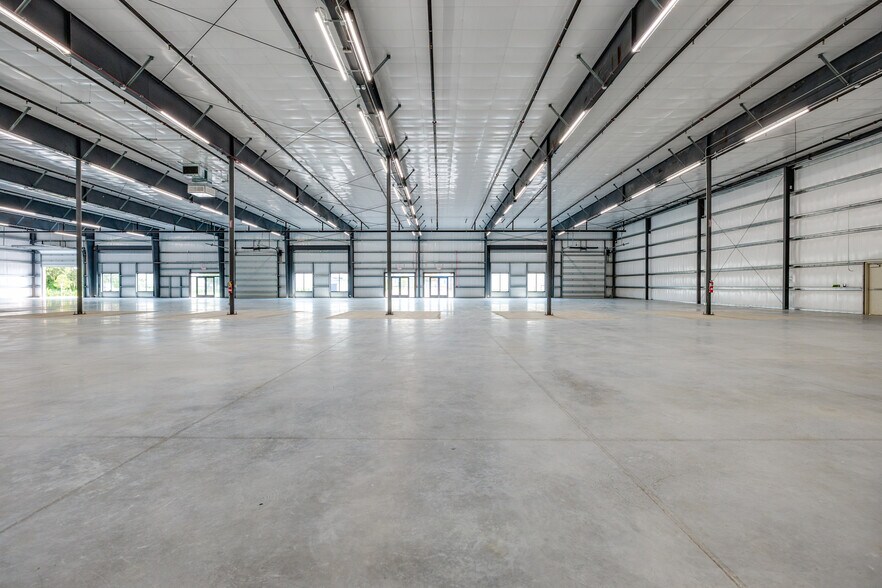 More Photos Of 1530 Kendrick Ln, Lakeland Warehouse For Sale