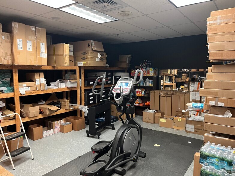 More Photos Of 5585 University Blvd W, Jacksonville Storefront Retail Office For Sale