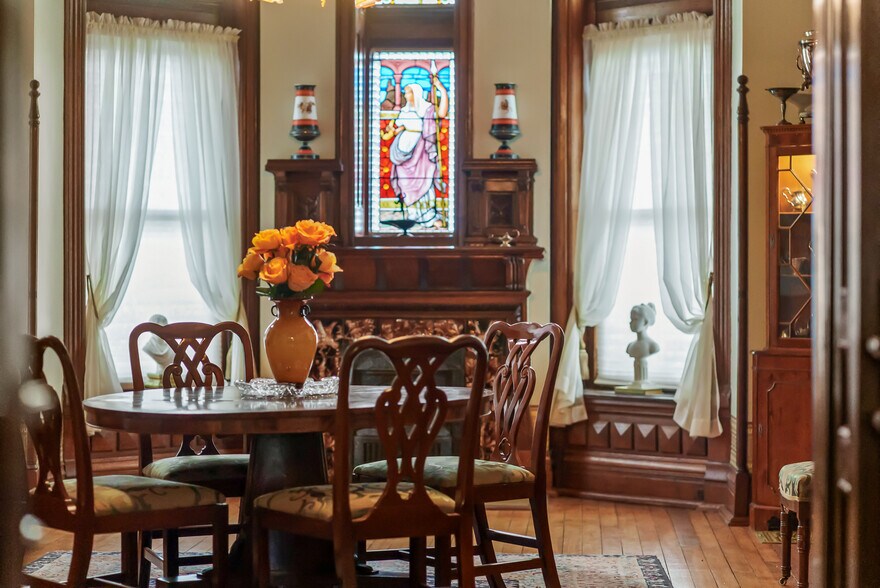 More Photos Of 809 Hall St, Saint Joseph Hospitality For Sale