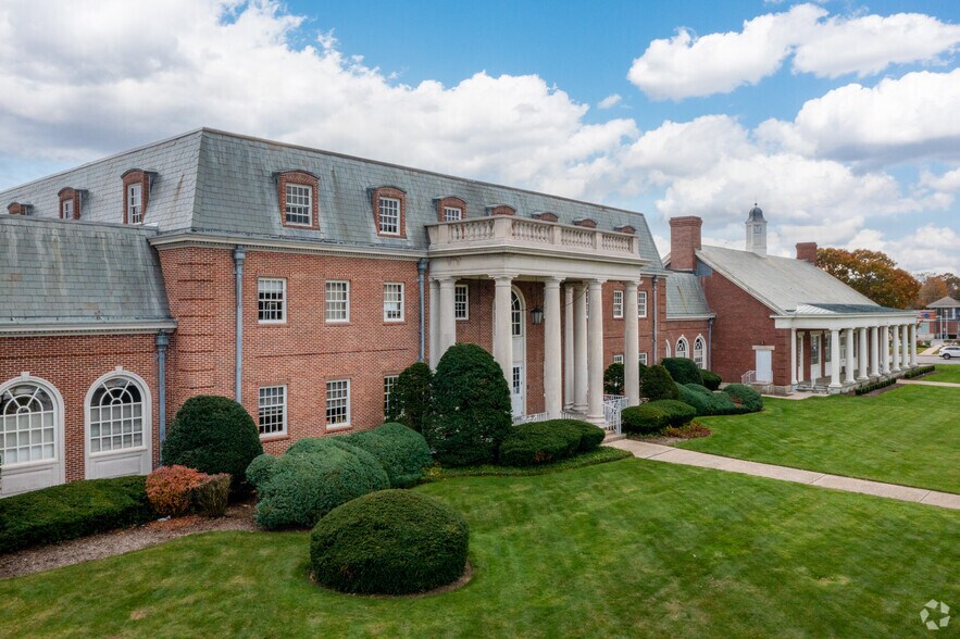 More Photos Of 2100 Middle Country Rd, Centereach Office For Lease