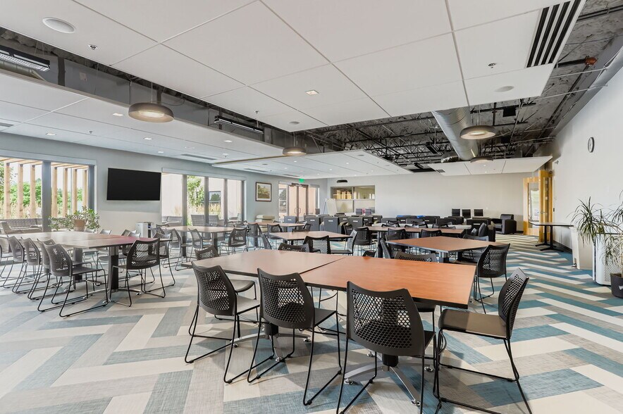 More Photos Of 7420 E Dry Creek Pky, Longmont Office For Lease