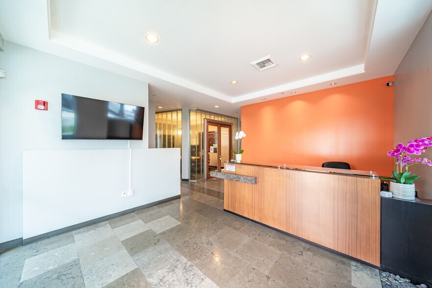 More Photos Of 470-500 Wald, Irvine Light Manufacturing For Sale