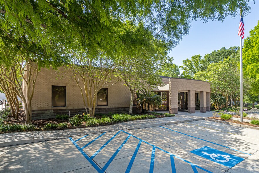 More Photos Of 730 E Kaliste Saloom Rd, Lafayette Distribution For Lease