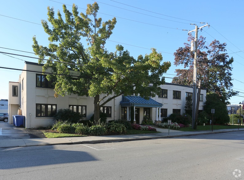 Primary Photo Of 117 Forrest Ave, Narberth Office For Lease
