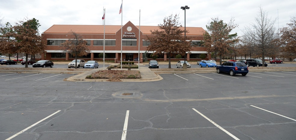 More Photos Of 3600 Wheeler Ave, Fort Smith Office For Sale