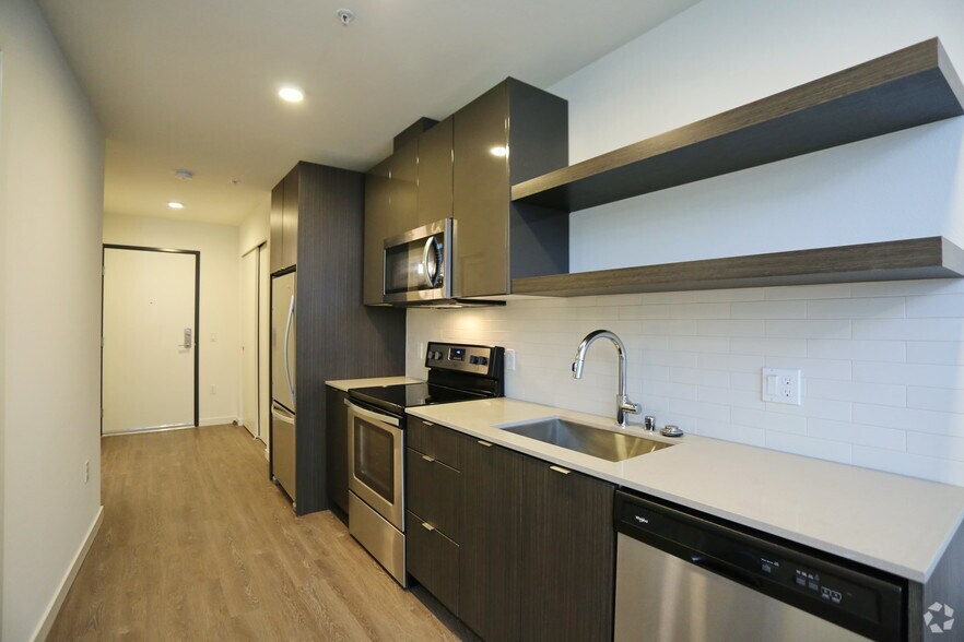 More Photos Of 910 John St, Seattle Apartments For Lease