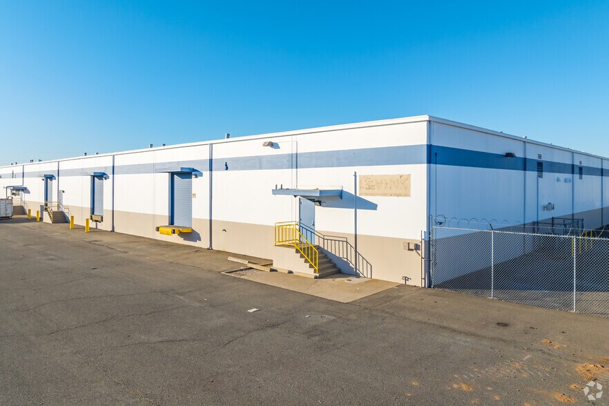 More Photos Of 8141 Elder Creek Rd, Sacramento Warehouse For Sale