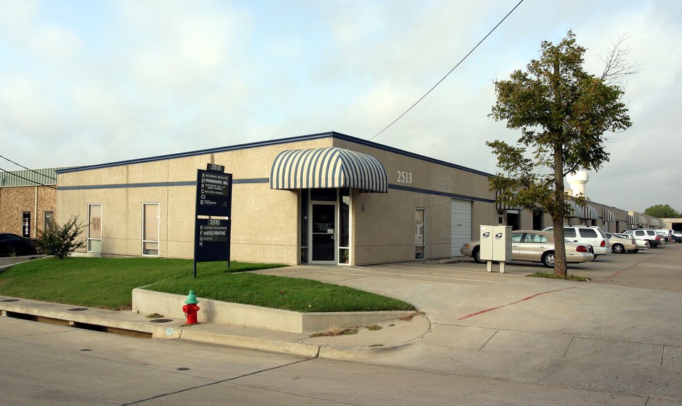 More Photos Of 2513 Weaver St, Haltom City Warehouse For Lease