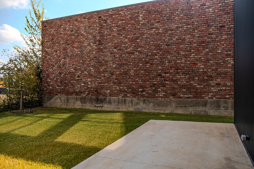 More Photos Of 4750 Iberia Ave, Dallas Office Residential For Sale