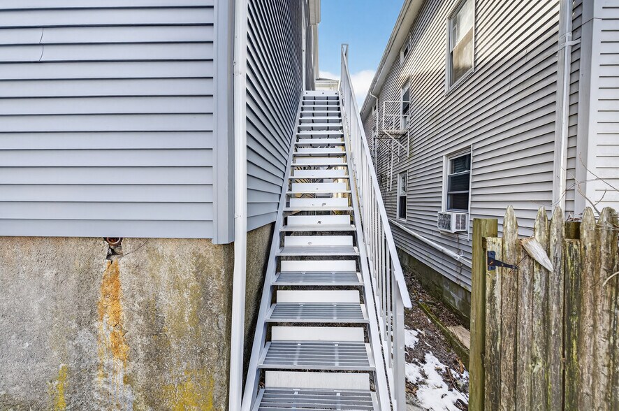More Photos Of 165 Grant St, Fall River Apartments For Sale