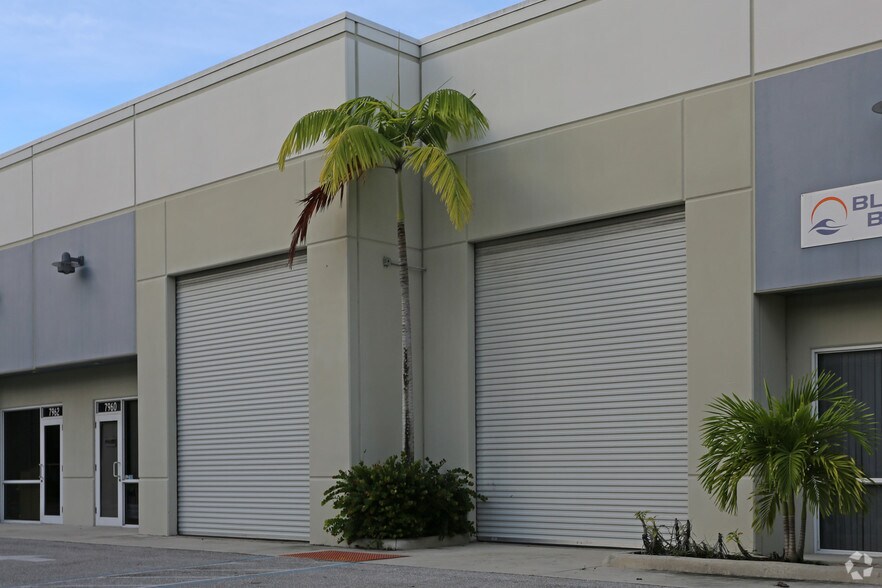 More Photos Of 7948-7966 SW Jack James Dr, Stuart Unknown For Lease