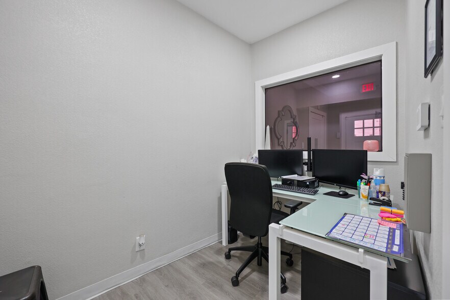 More Photos Of 20713 Aldine Westfield Rd, Houston Office Residential For Sale