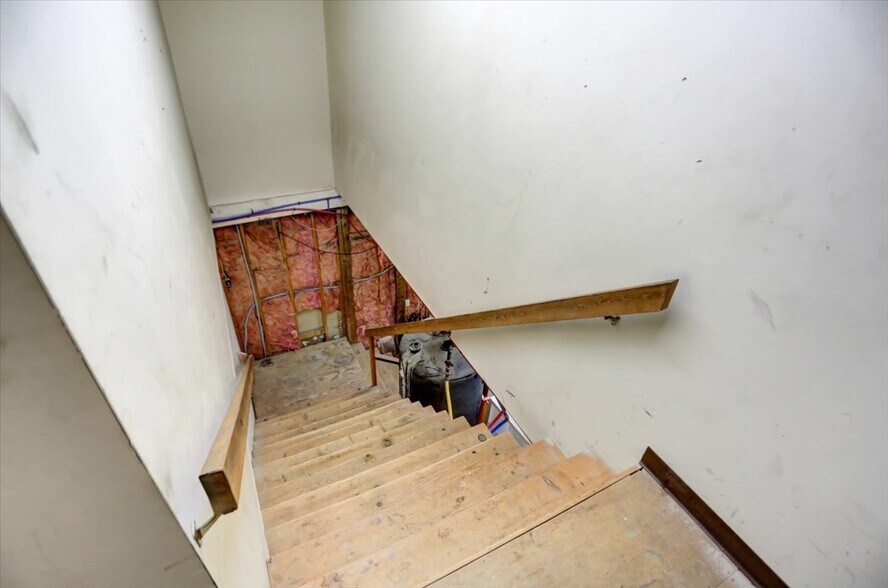 More Photos Of 140 W Orange St, Shippensburg Storefront For Sale