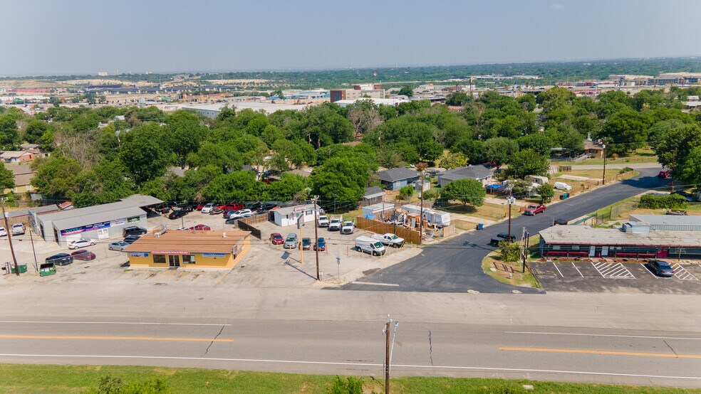 More Photos Of 5671 Randolph Blvd, San Antonio Freestanding For Sale