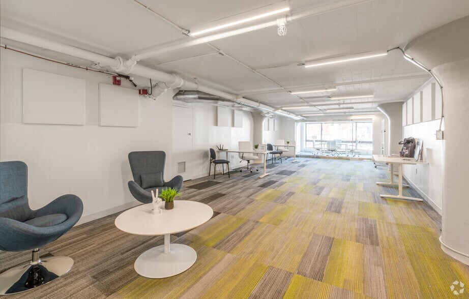 More Photos Of 35 Congress St, Salem Light Distribution For Lease