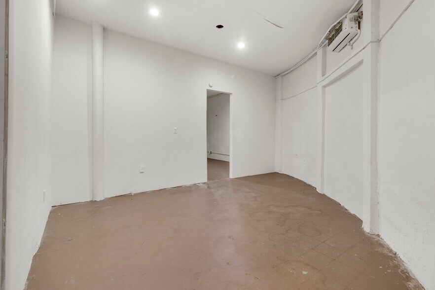 More Photos Of 499 NW 79th St, Miami Auto Repair For Sale