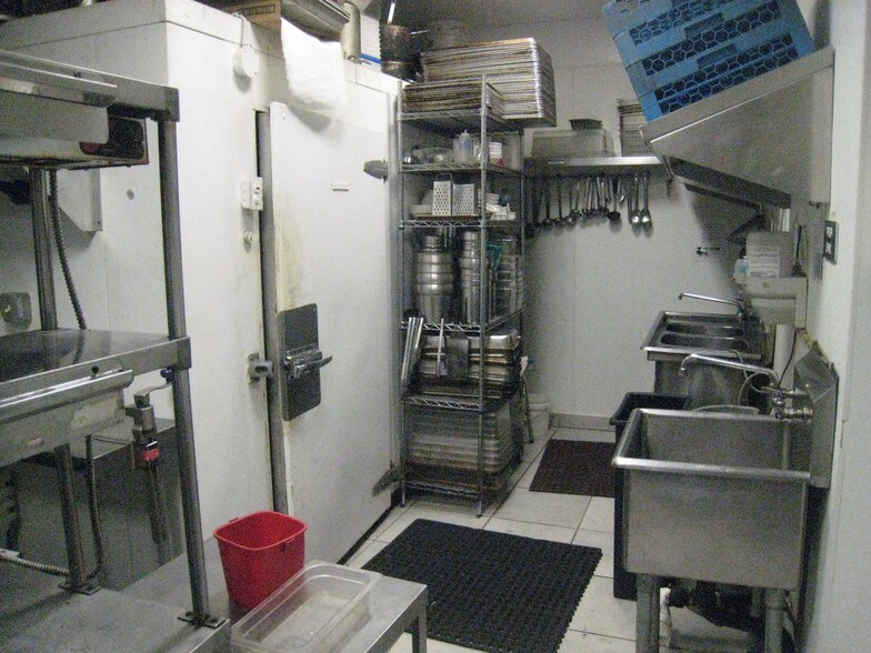 More Photos Of 34 W Merchant St, Audubon Restaurant For Sale