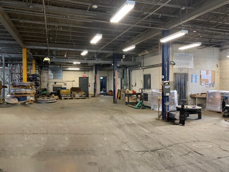 More Photos Of 775 Saw Mill River Rd, Yonkers Warehouse For Lease
