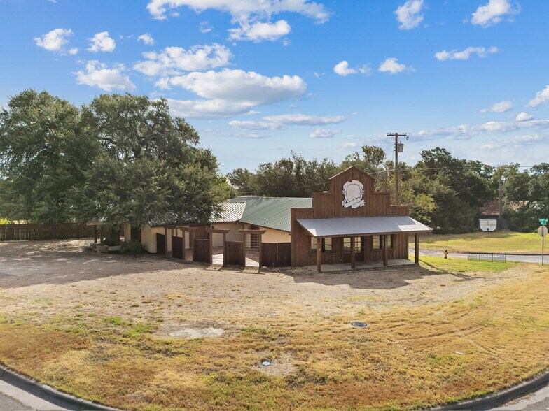 More Photos Of 6401 Rock Creek Rd, Waco Freestanding For Sale