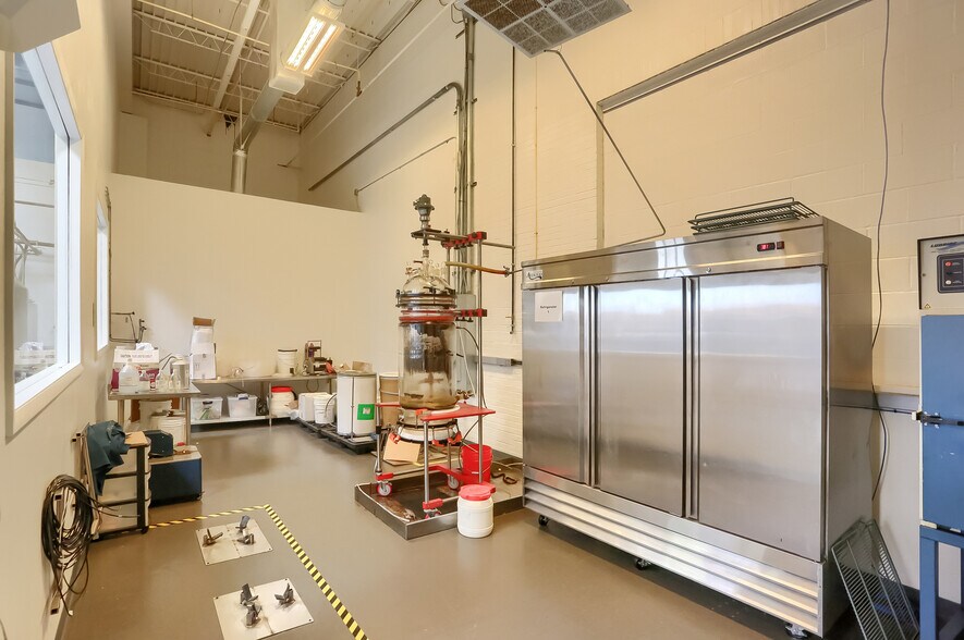 More Photos Of 150 Gamma Dr, Pittsburgh Light Manufacturing For Lease