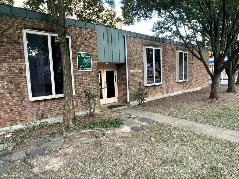 More Photos Of 775 S 23rd St S, Arlington Office For Sale