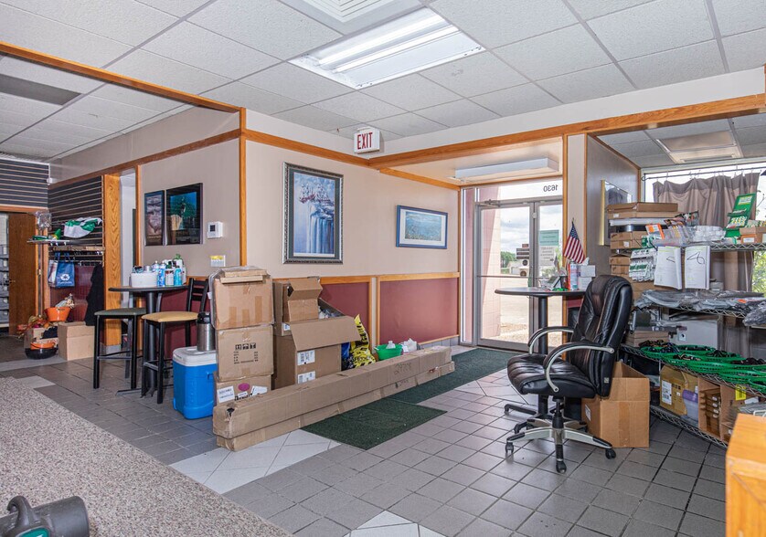 More Photos Of 1630 Commercial St, Warsaw Restaurant For Sale