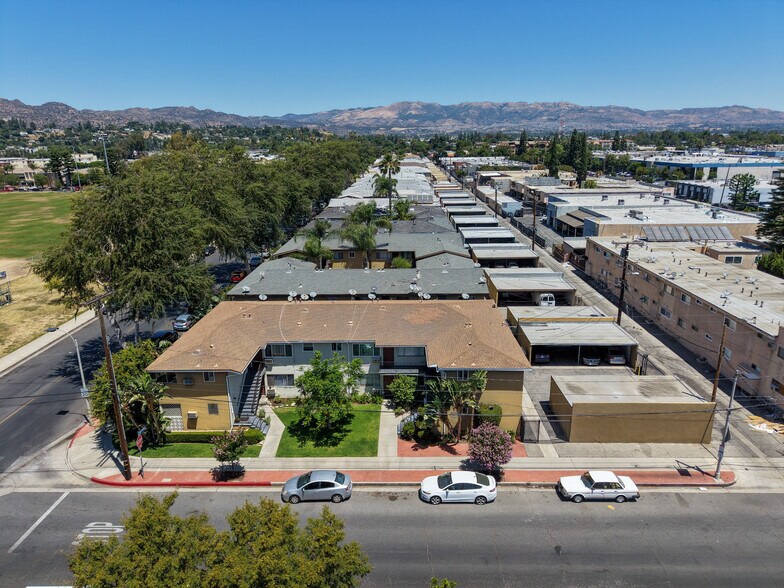 More Photos Of 8000 Owensmouth Ave, Canoga Park Apartments For Sale